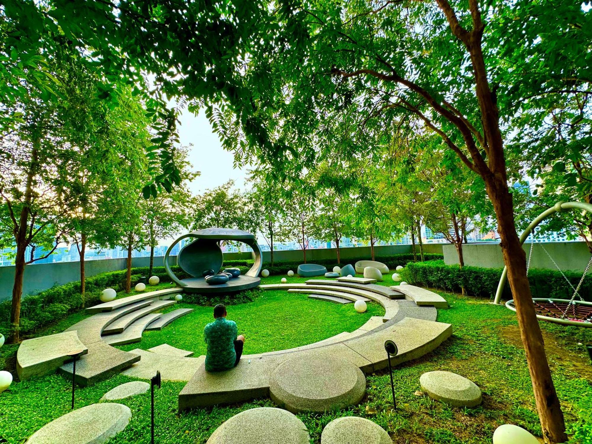 Scarletz Suites Klcc By Aura Kuala Lumpur Bagian luar foto