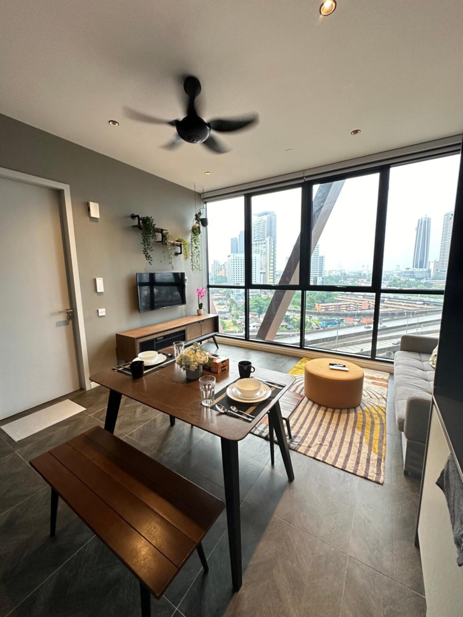 Scarletz Suites Klcc By Aura Kuala Lumpur Bagian luar foto