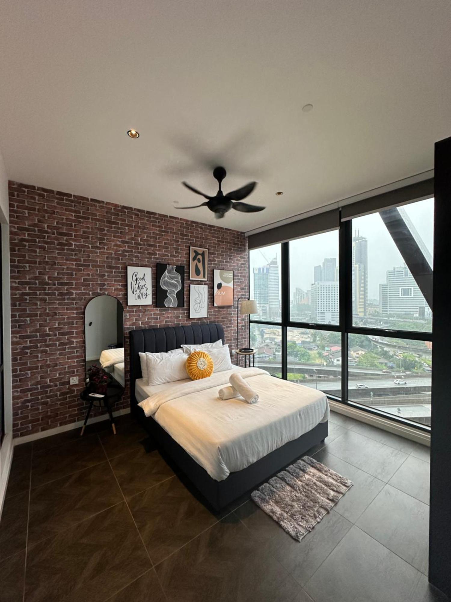 Scarletz Suites Klcc By Aura Kuala Lumpur Bagian luar foto