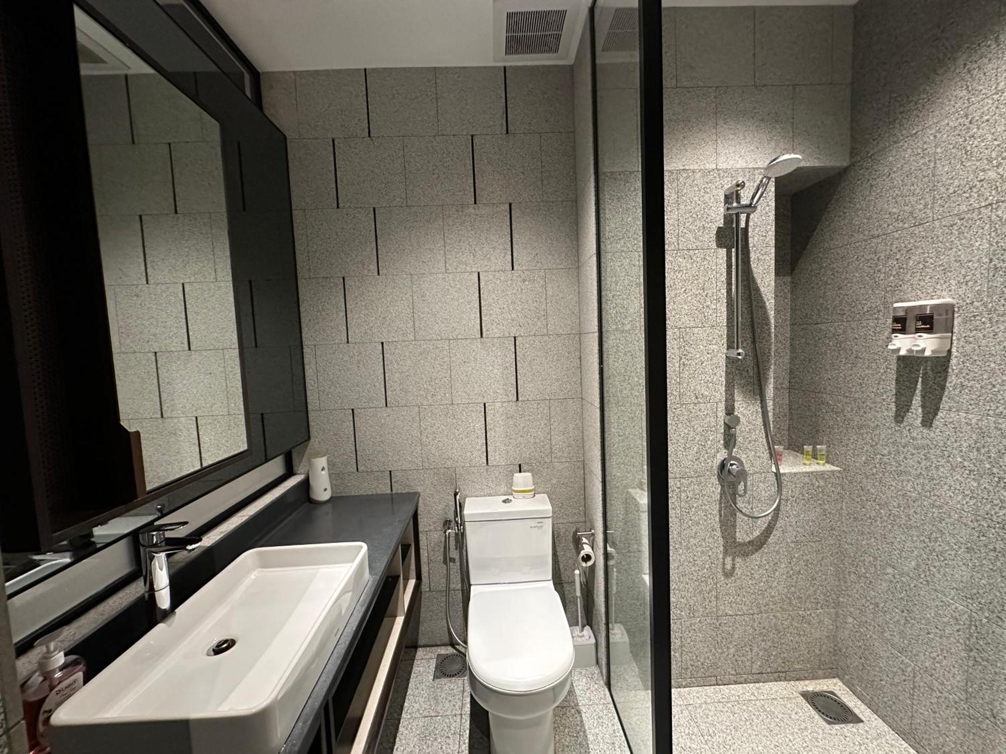 Scarletz Suites Klcc By Aura Kuala Lumpur Bagian luar foto