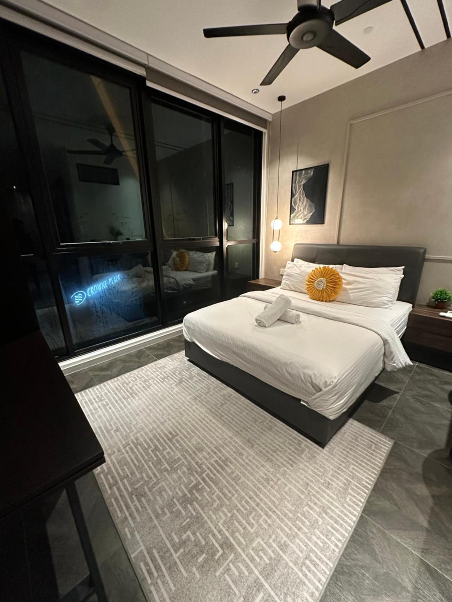 Scarletz Suites Klcc By Aura Kuala Lumpur Bagian luar foto