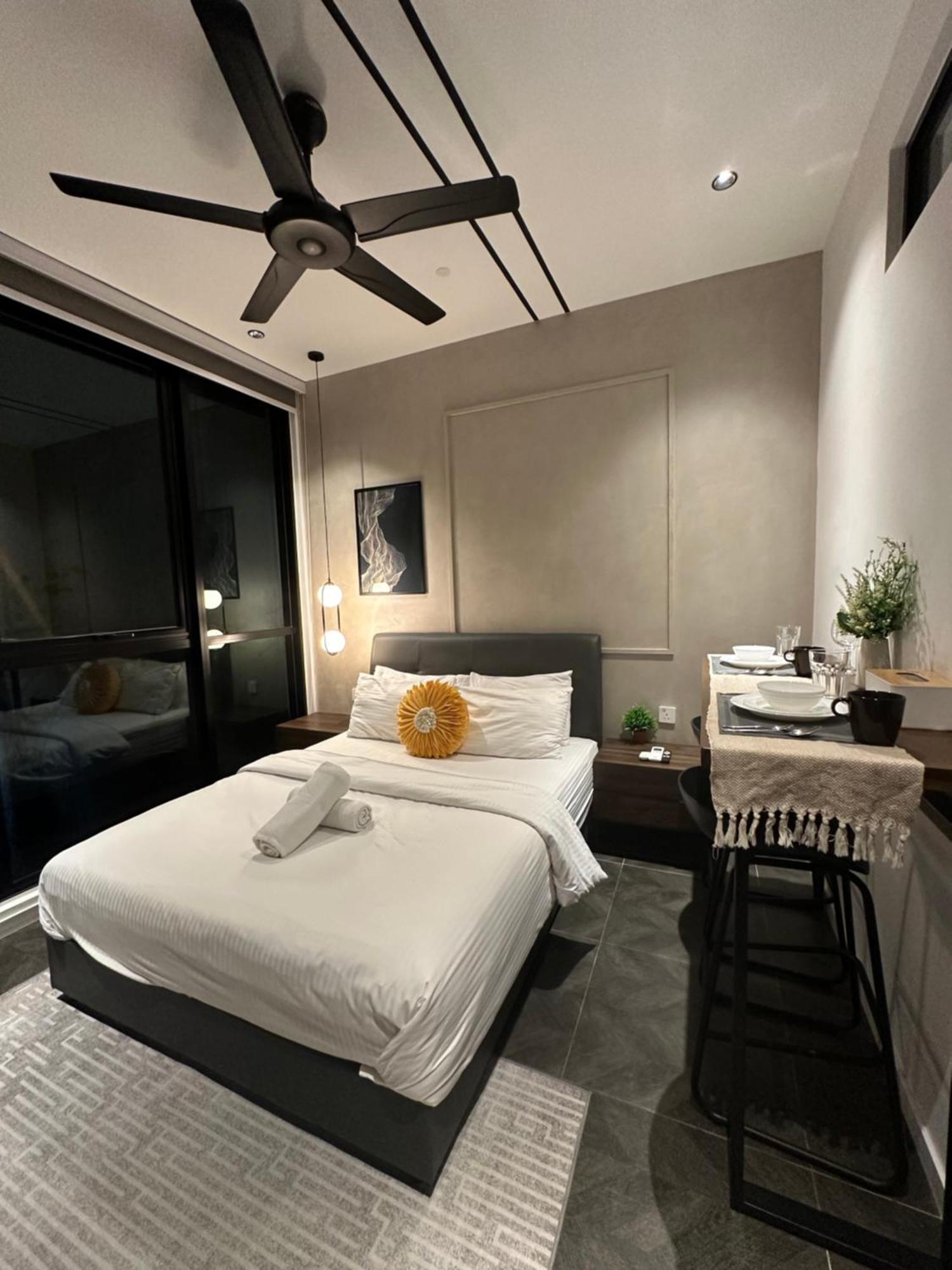 Scarletz Suites Klcc By Aura Kuala Lumpur Bagian luar foto