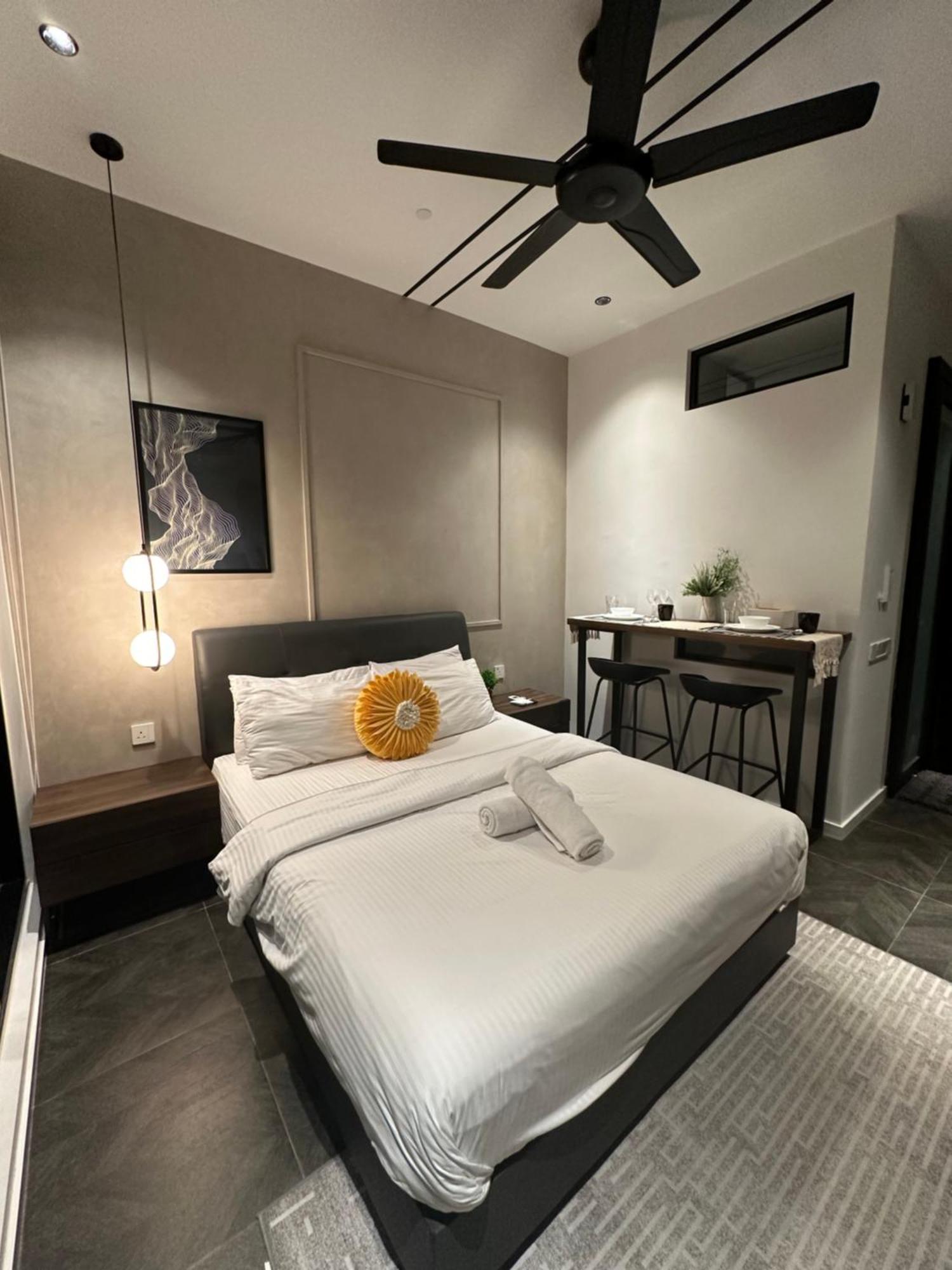 Scarletz Suites Klcc By Aura Kuala Lumpur Bagian luar foto